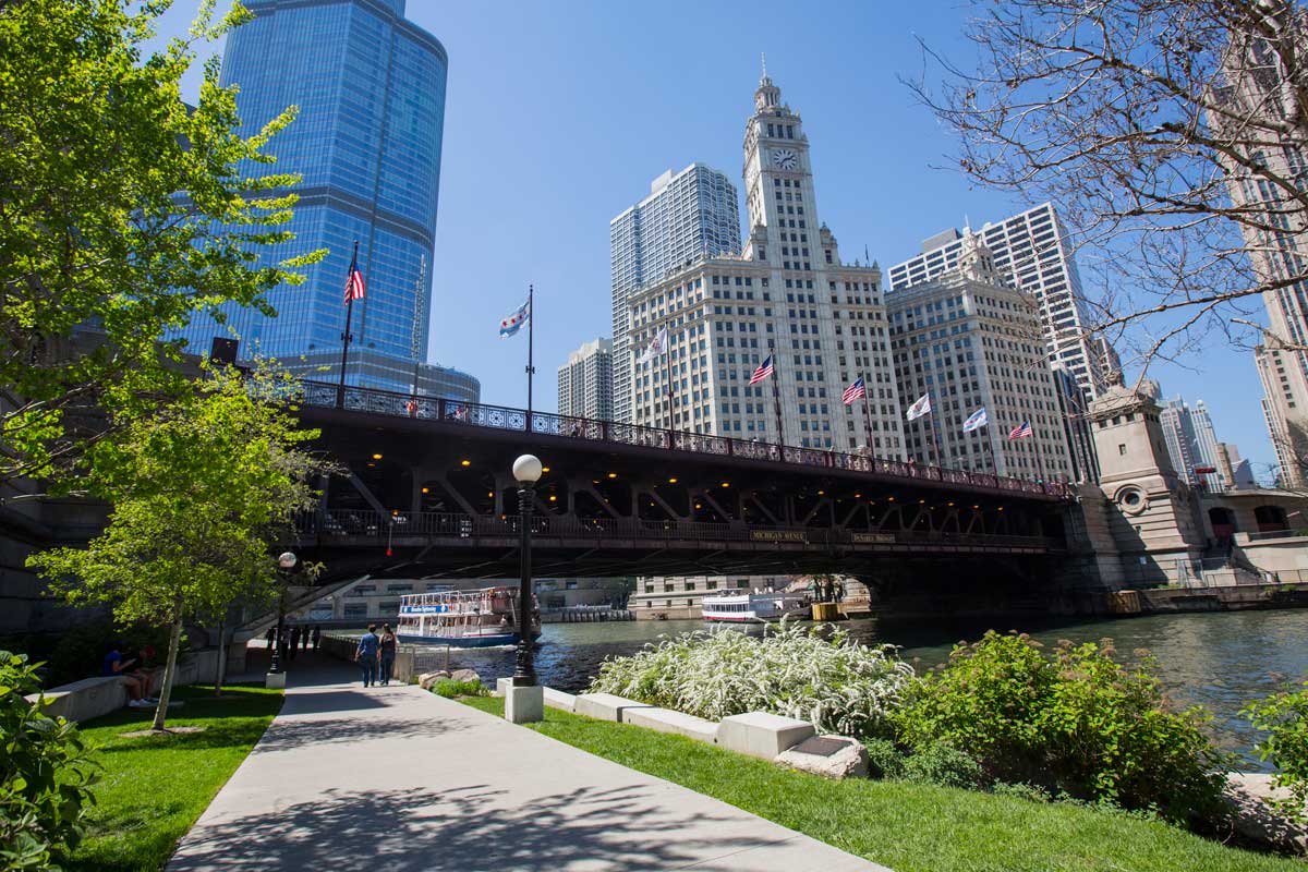 Chicago skyline and bridge